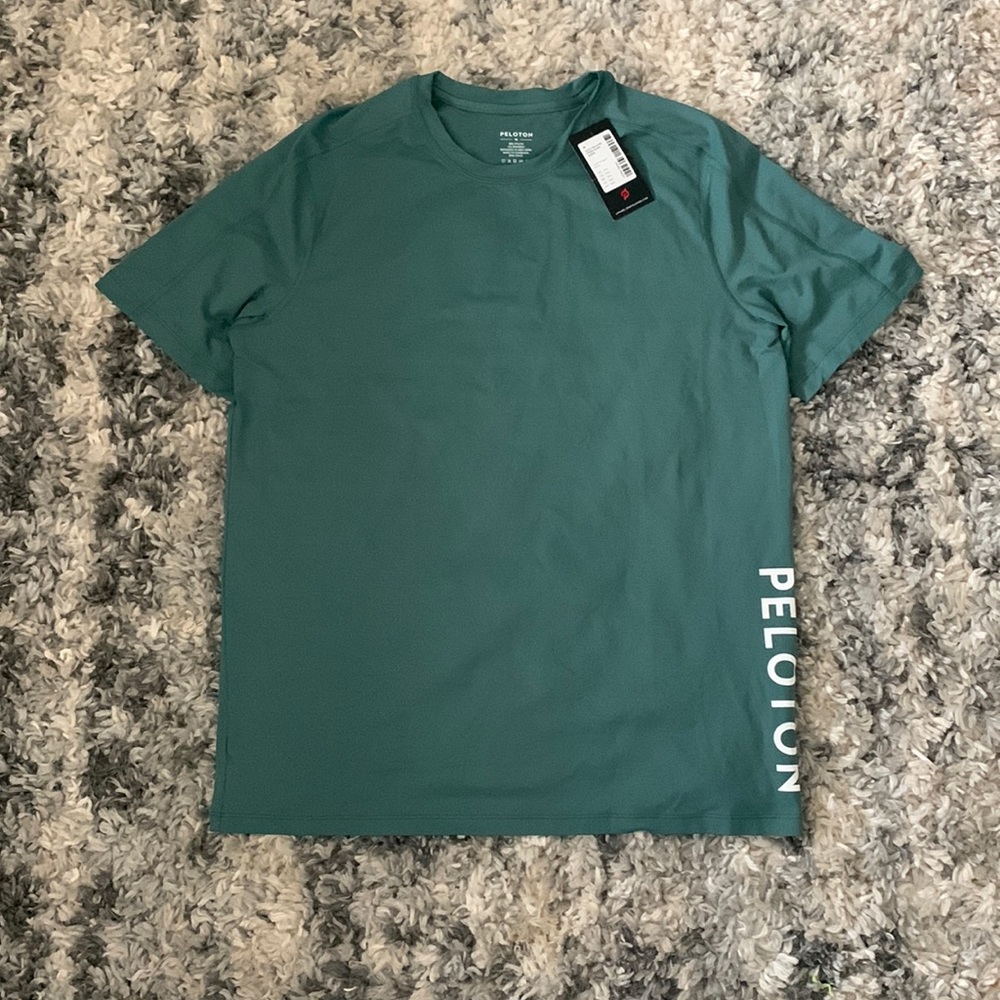 Peloton strive short sleeve shirt mens medium SU221